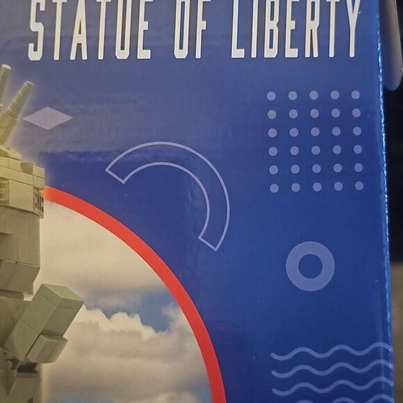 Statue of Liberty  brick building kit 385 pieces - Picture 2 of 5
